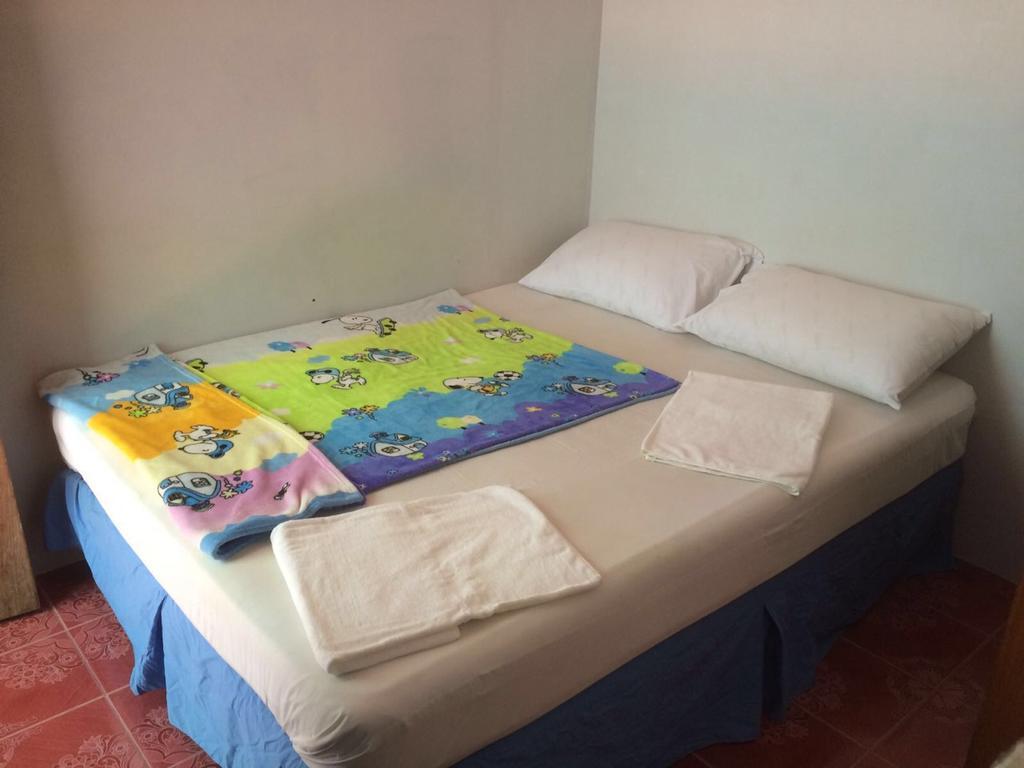 Bung House Hotel Фи Фи Айлънд Екстериор снимка