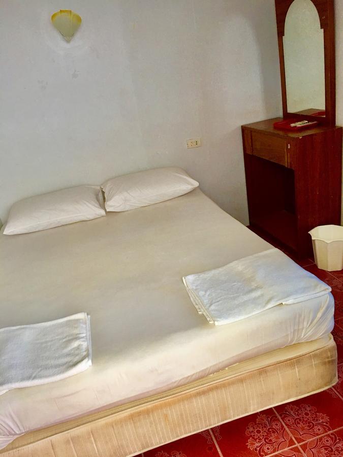 Bung House Hotel Фи Фи Айлънд Екстериор снимка
